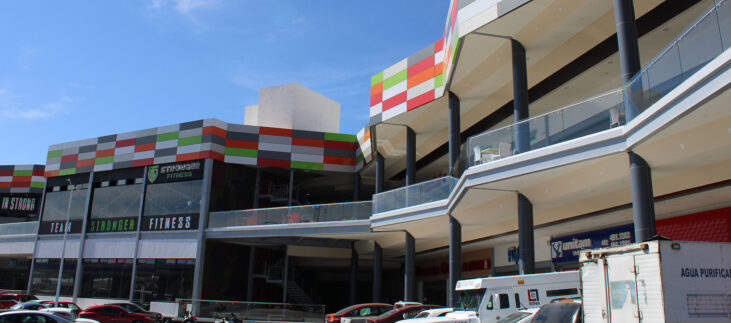 Facjada Centro Comercial Plaza Alessia